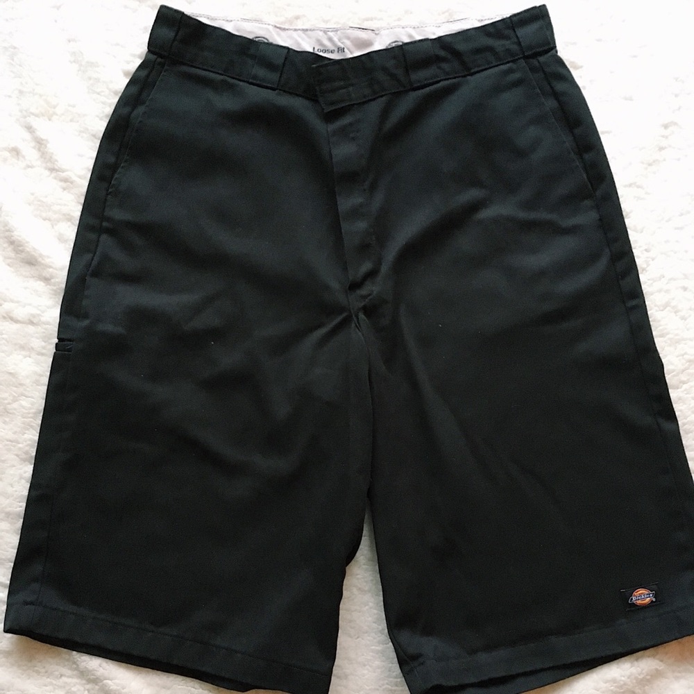 DICKIE’S - MEN’S BLACK LOOSE FIT SHORTS